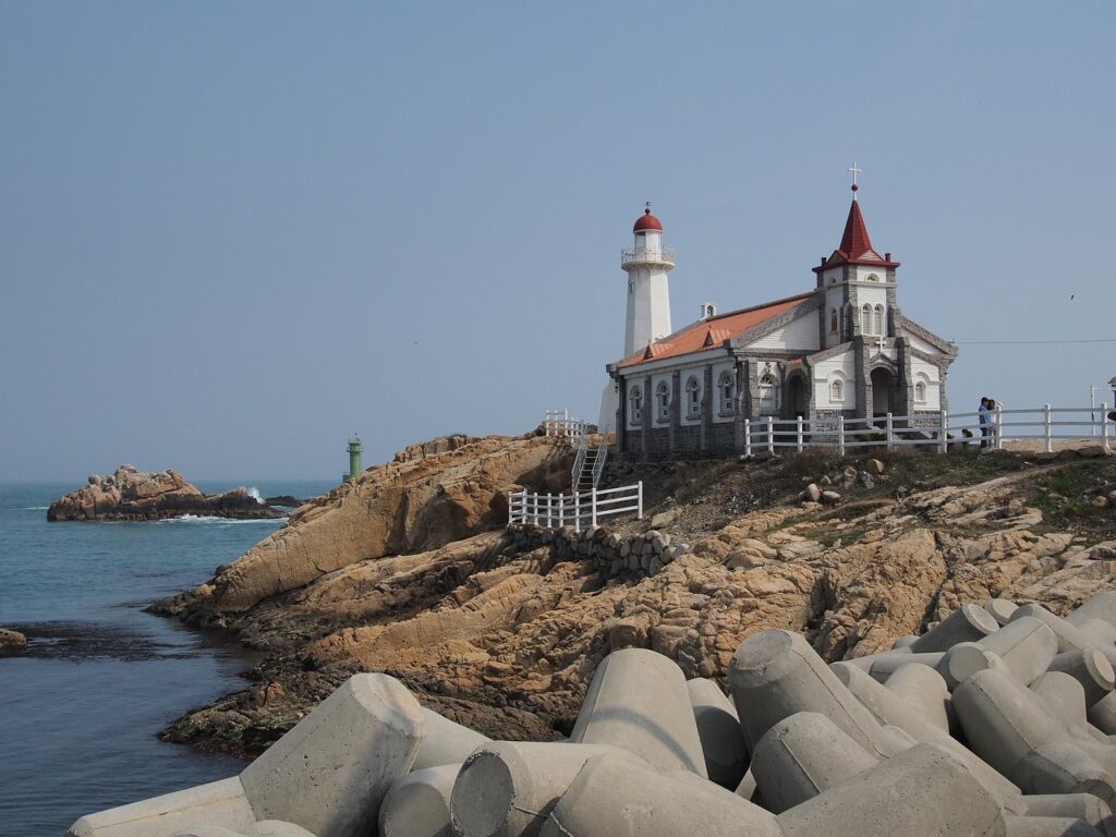 沖縄の冬旅行で海の透明度が高いスポットはどこですか？